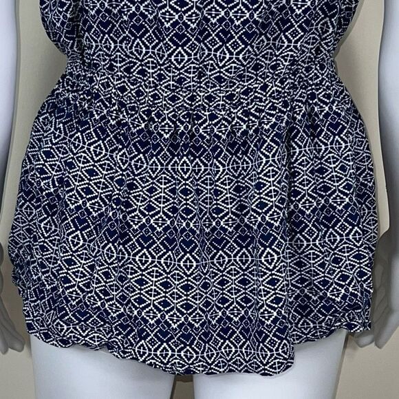Forever 21+ Navy & White Geometric Pattern Top - Picture 9 of 9